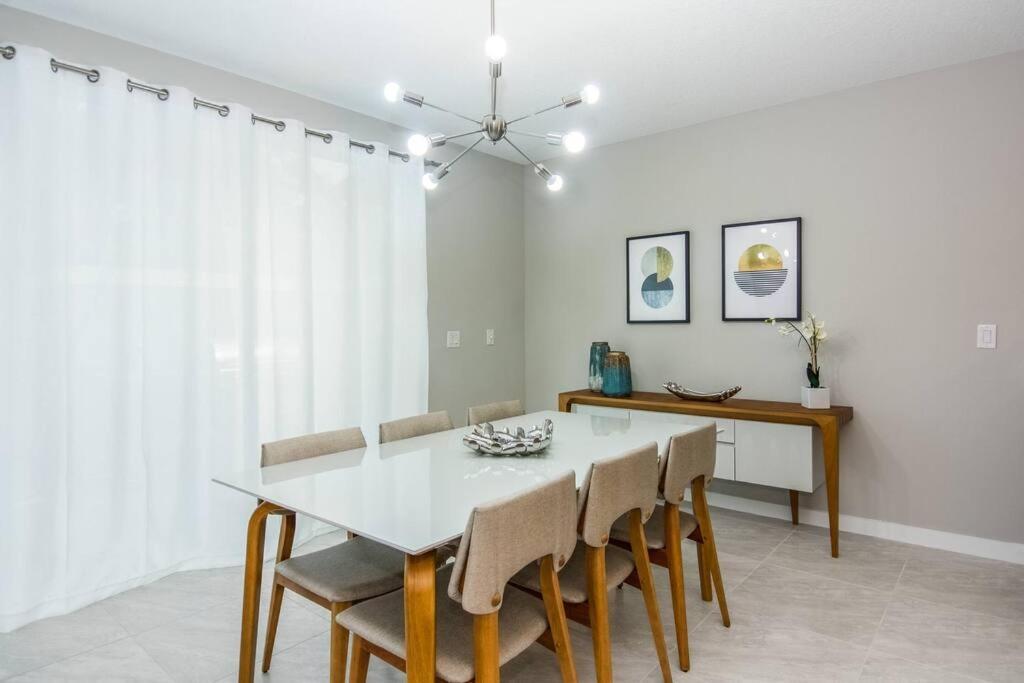 Beautiful Four Bedrooms Townhouse With Splash Pool At Le Reve Resort Kissimmee Zewnętrze zdjęcie